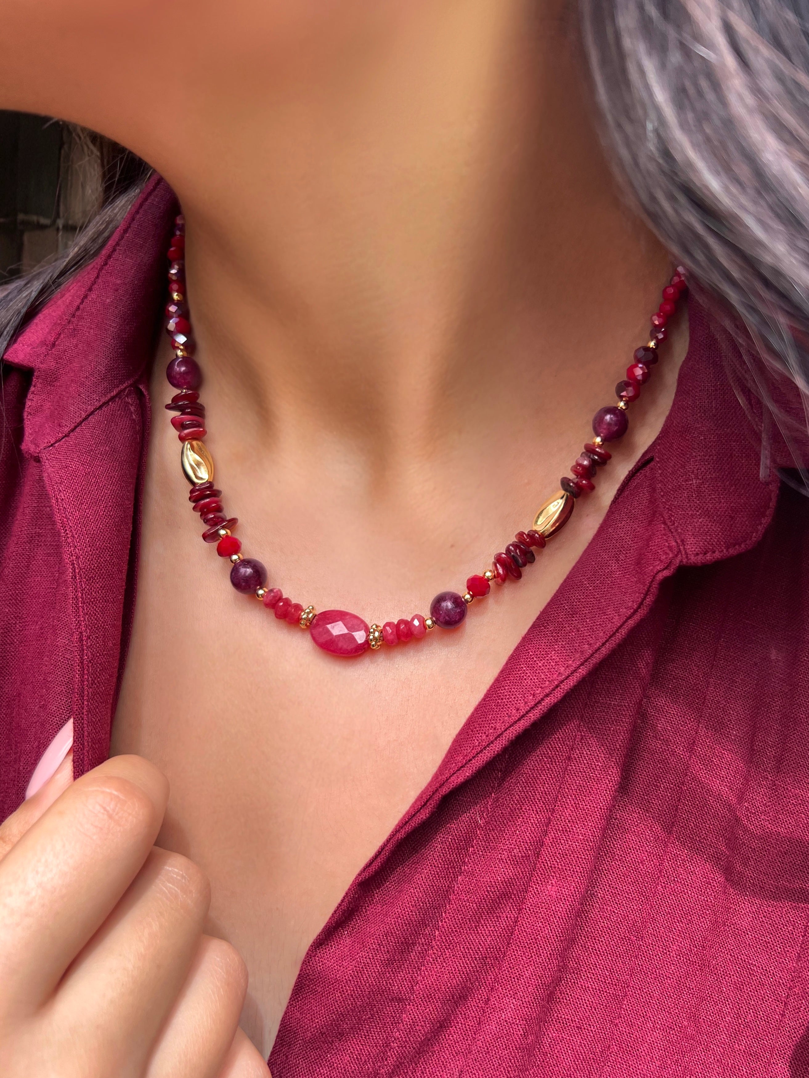 Colar Com Cristais e Pedras Naturais Com Jade Rubi 45cm