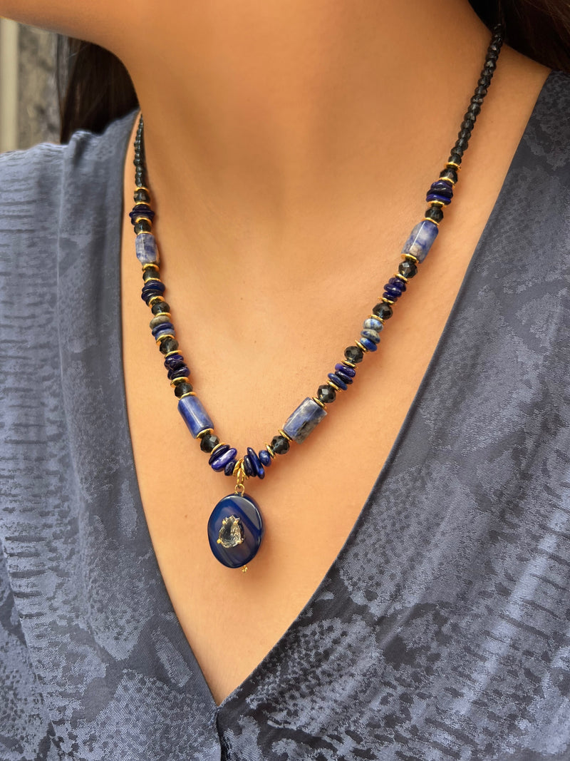 Colar Com Pedras Naturais Lapis Lazuli E Ágata Azul 50cm