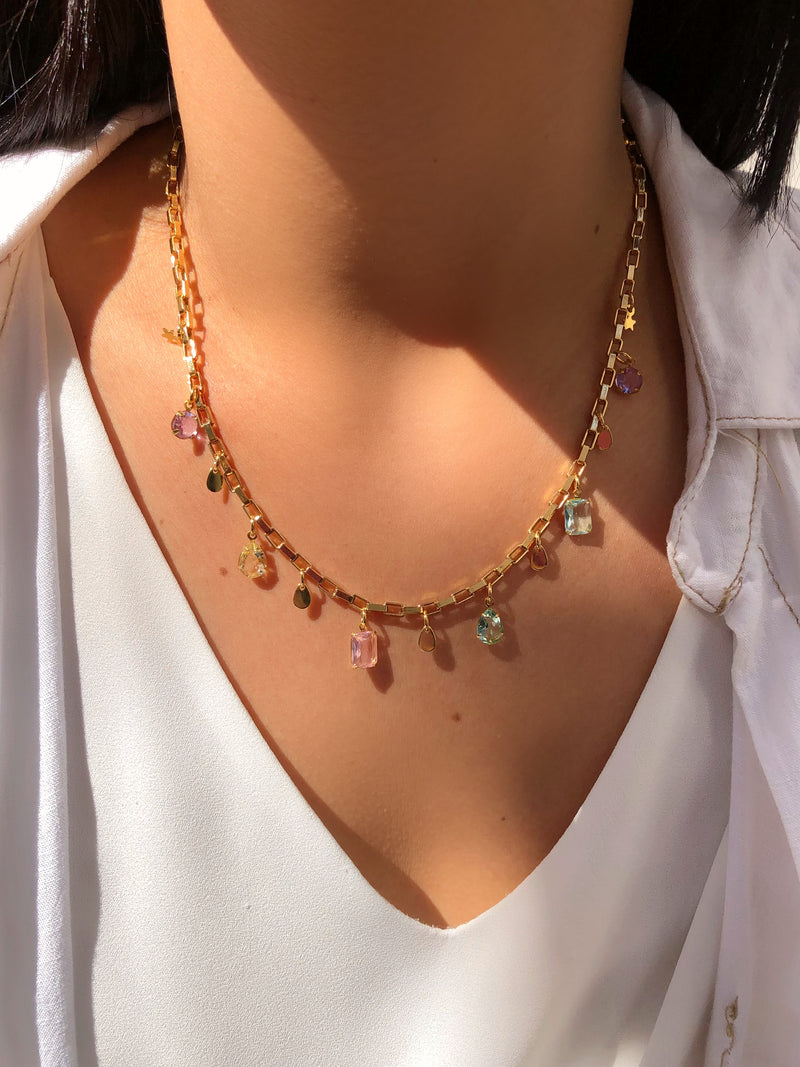 Colar Corrente Elos E Mini Formas Cristais Lapidados Coloridos Tons Claros 45cm