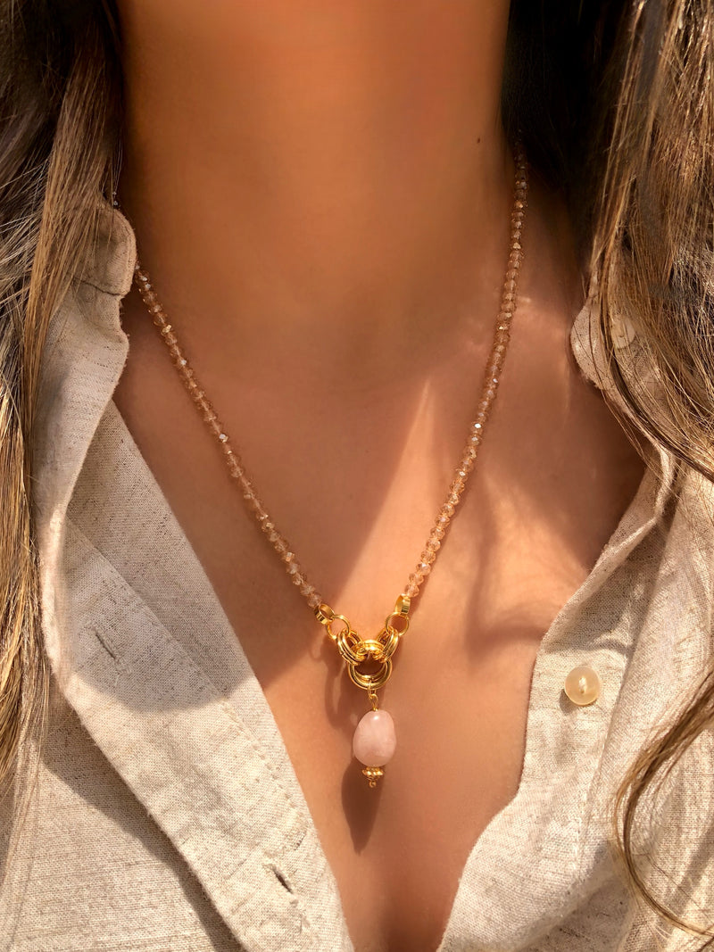 Colar Fernanda Pedra Rolada Quartzo Pendurada 50cm