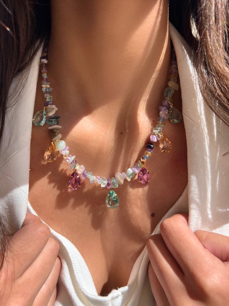 Colar Flora Cascalhos Fluoritas E Gotas Coloridas 45cm