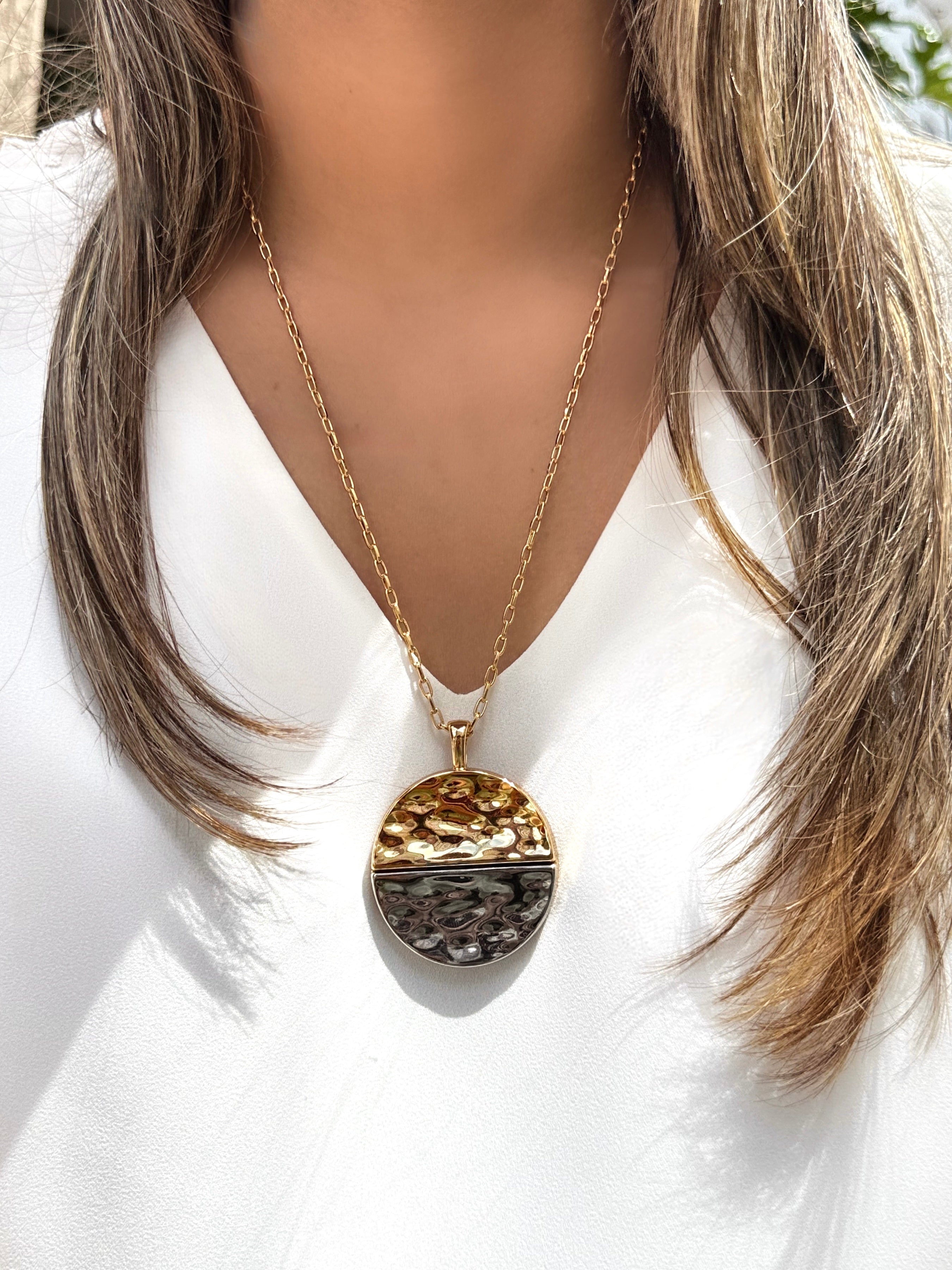 Colar Heloise Corrente Mini Elos Com Pingente Duo Martelado 60 cm