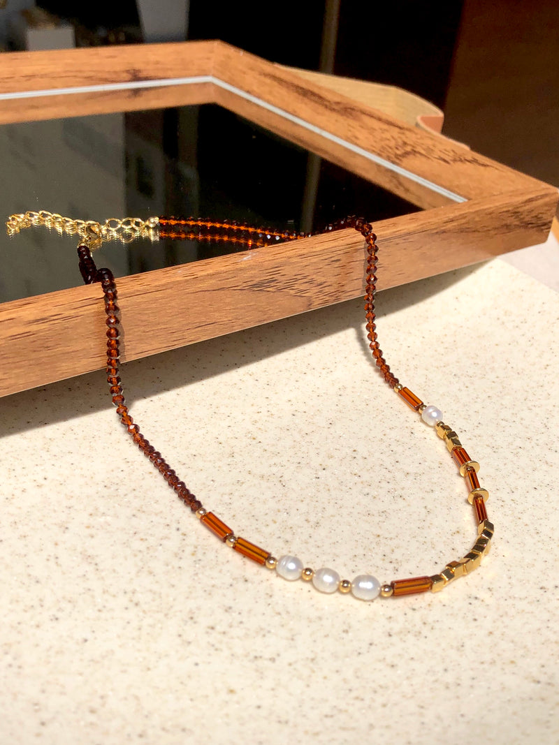 Colar Isabela Com Cristais Lapidados Marrom 45cm