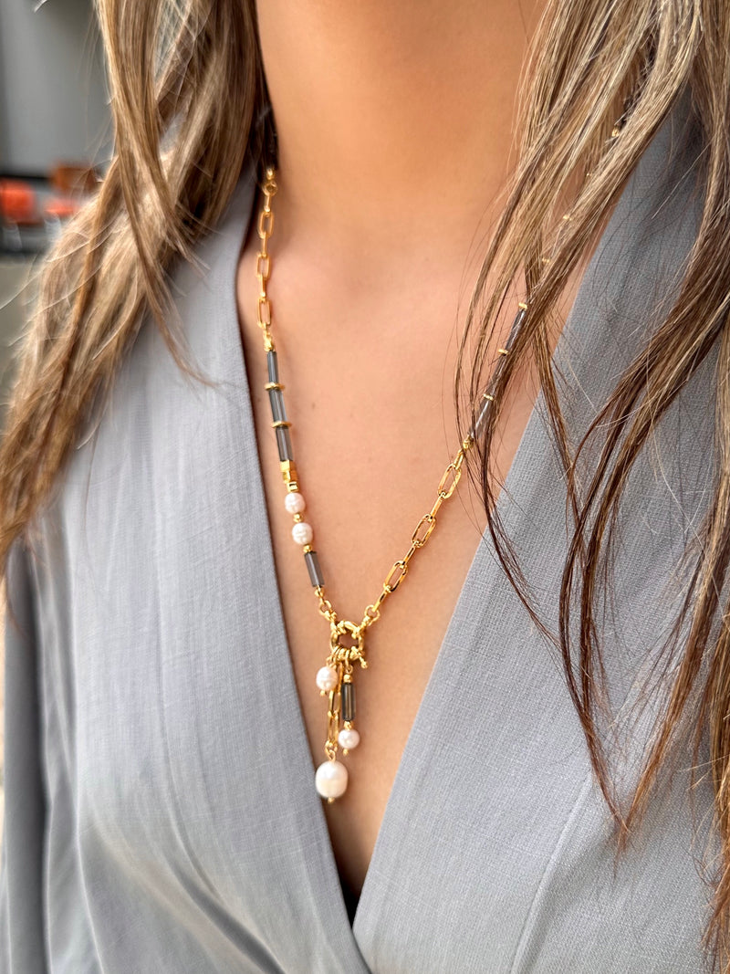 Colar Isabela Com Cristais Lapidados Cinza Com Fecho Bóia 55cm