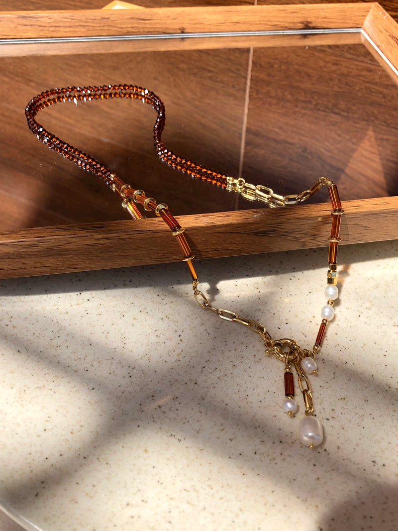 Colar Isabela Com Cristais Lapidados Marrom Com Fecho Bóia 55cm