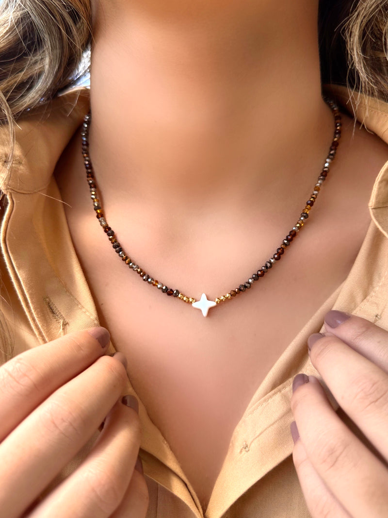 Colar Lais Mix Marrom Estrela Madrepérola 42cm
