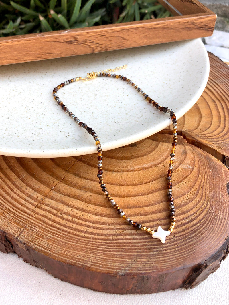 Colar Lais Mix Marrom Estrela Madrepérola 42cm