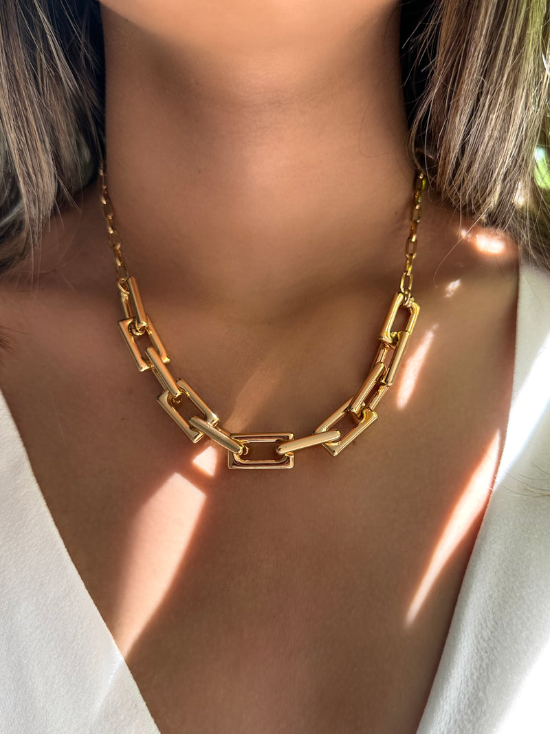 Colar Larissa Corrente Elos Retangular 45 cm