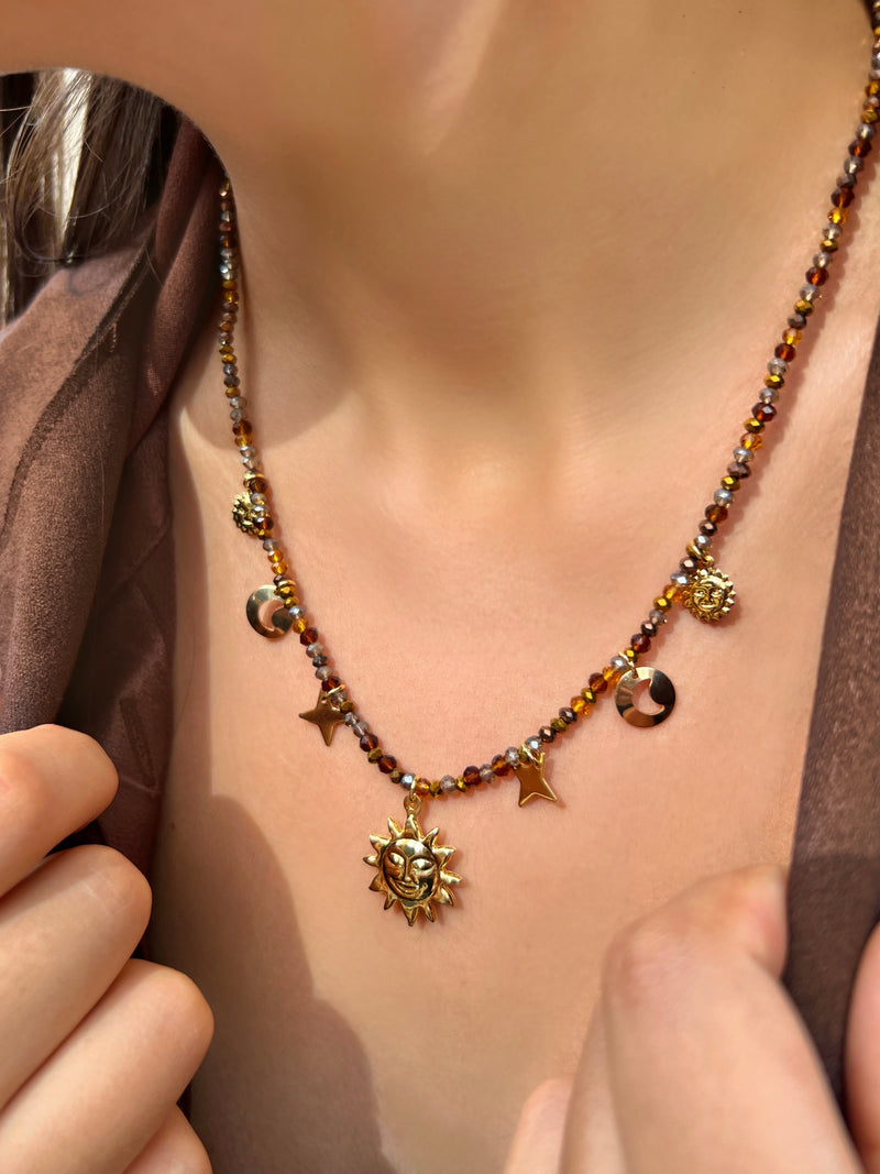 Colar Mix Tons Marrons E Pingentes Céu 45cm