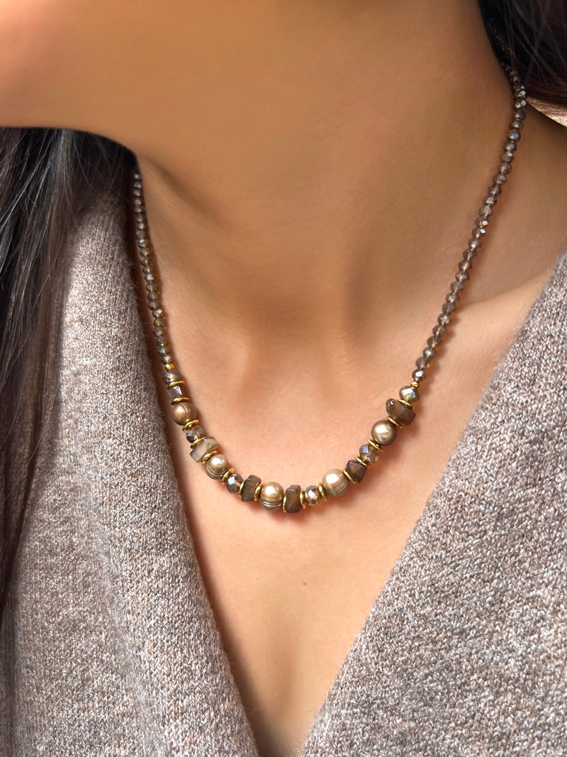 Colar Cristais Cor Marrom Claro E Pérolas Naturais Marrom 45cm