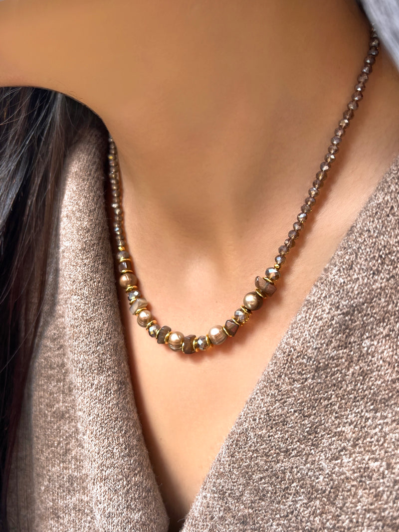 Colar Cristais Cor Marrom Claro E Pérolas Naturais Marrom 45cm