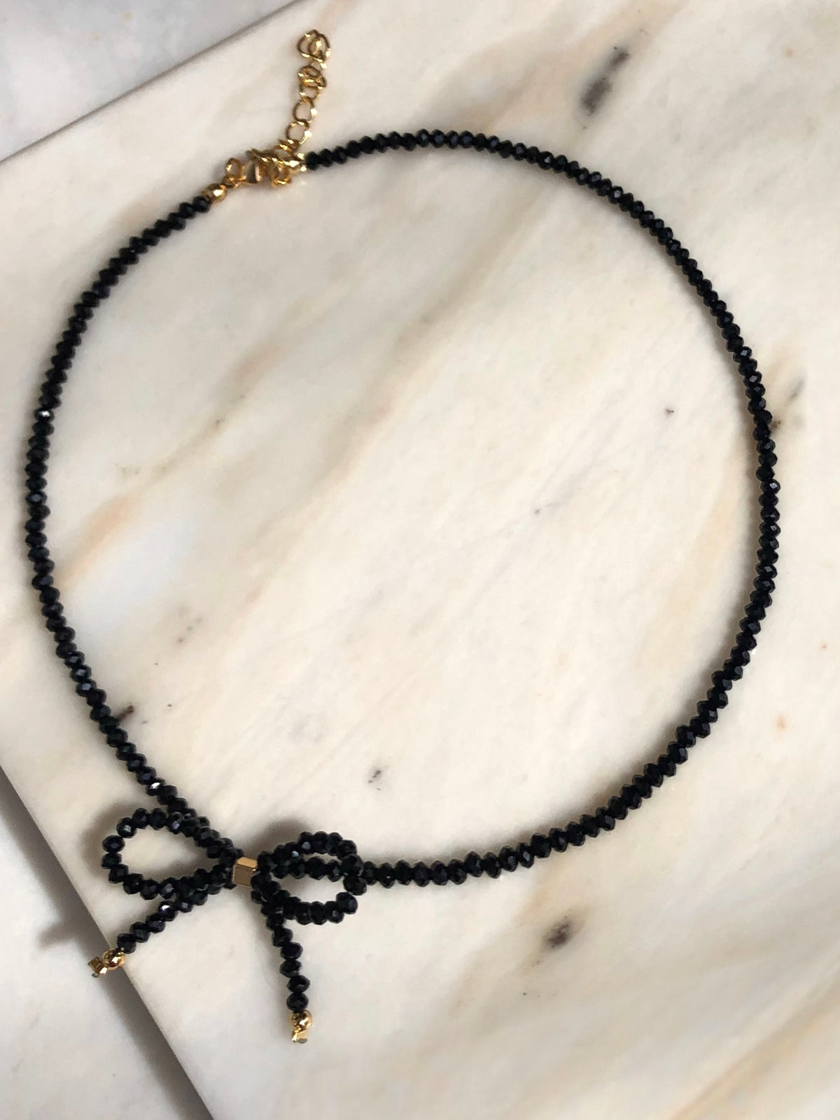 Choker Mini Laço Cor Ônix 38 cm