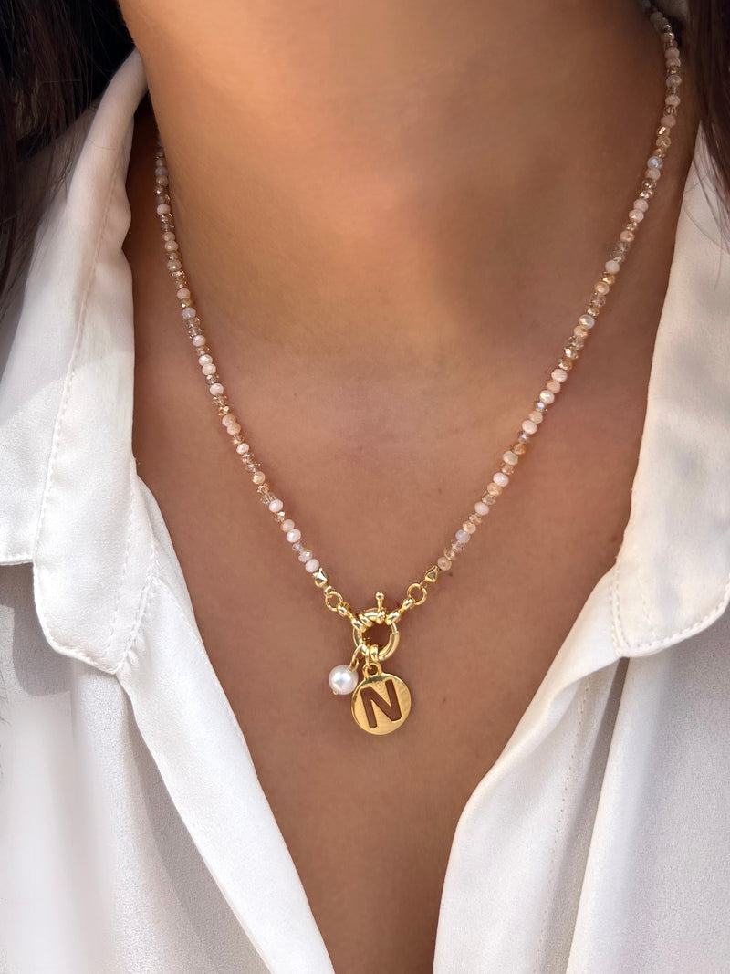 Colar Mix Coloridos NUDE Com Pingente Letra 45cm