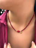 Colar Mix Tons Vermelho Com Pedra Natural Jade Rubi E Sol 40cm