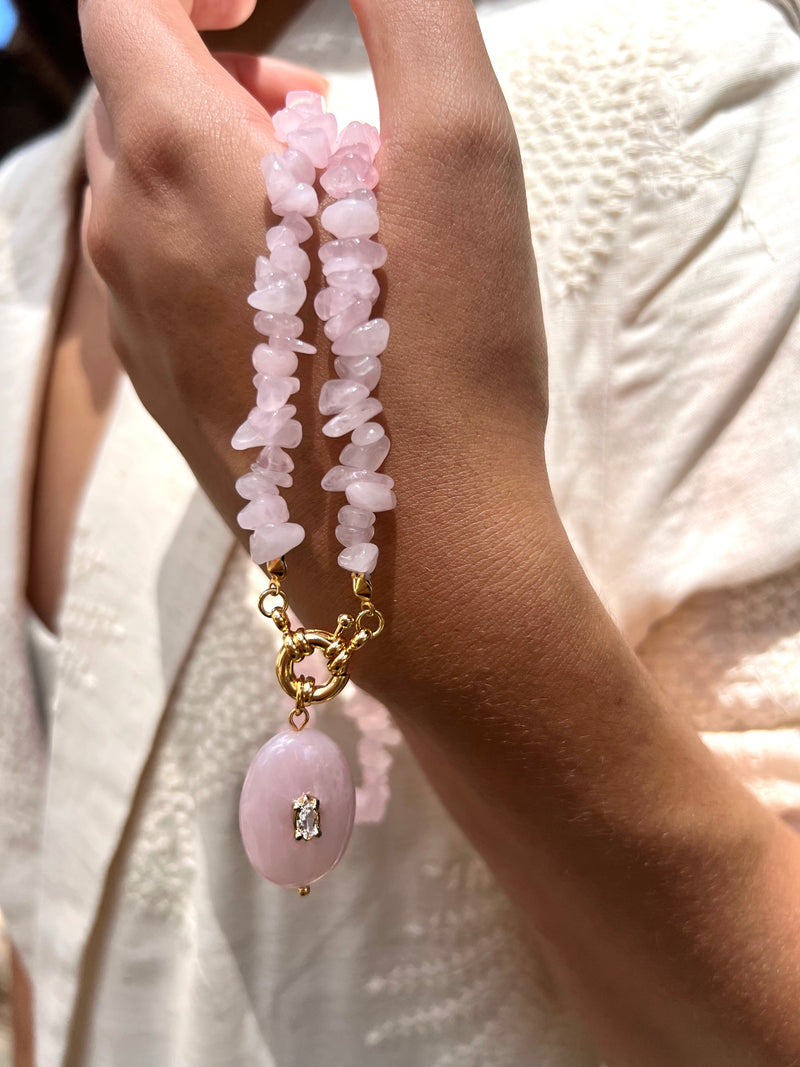 Colar Pedras Naturais Quartzo Rosa Elegante Banhado A Ouro 50cm