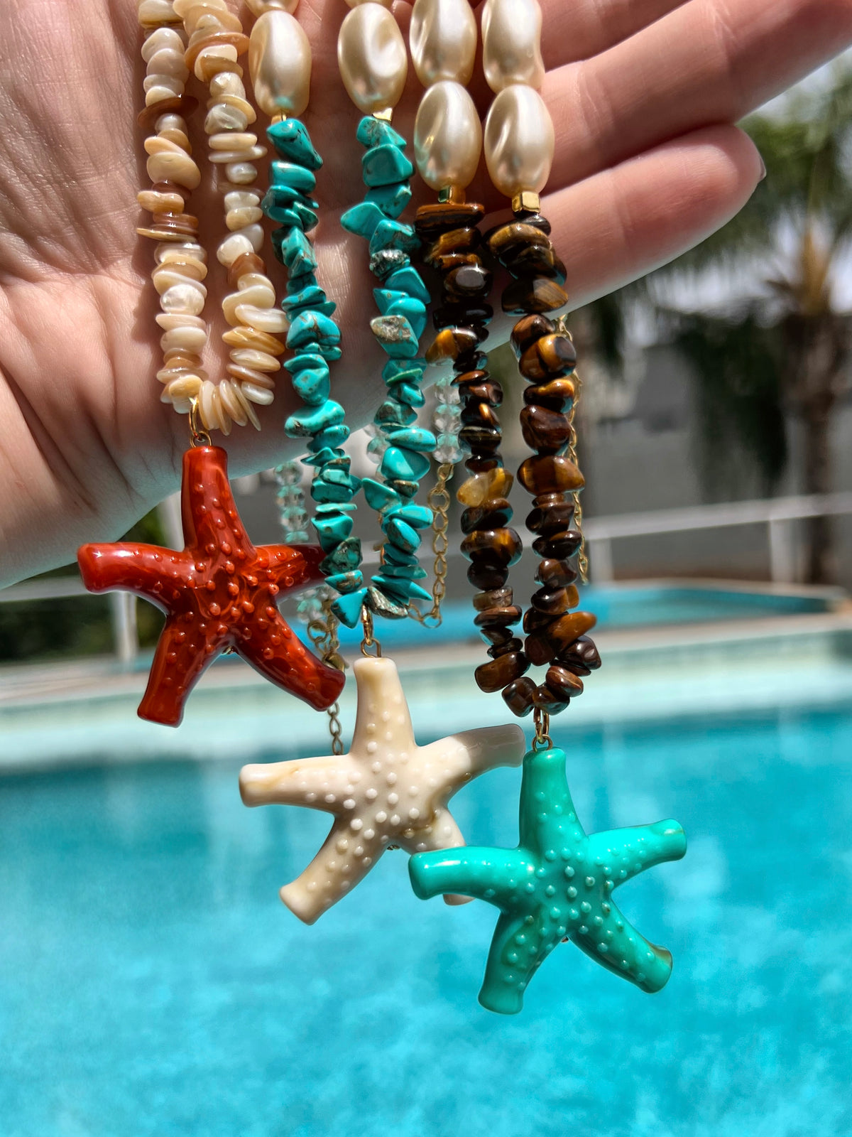 Colar Estrela Do Mar Turquesa Com Cascalhos Olho De Tigre e Pérolas Barrocas Acrílicas 45cm