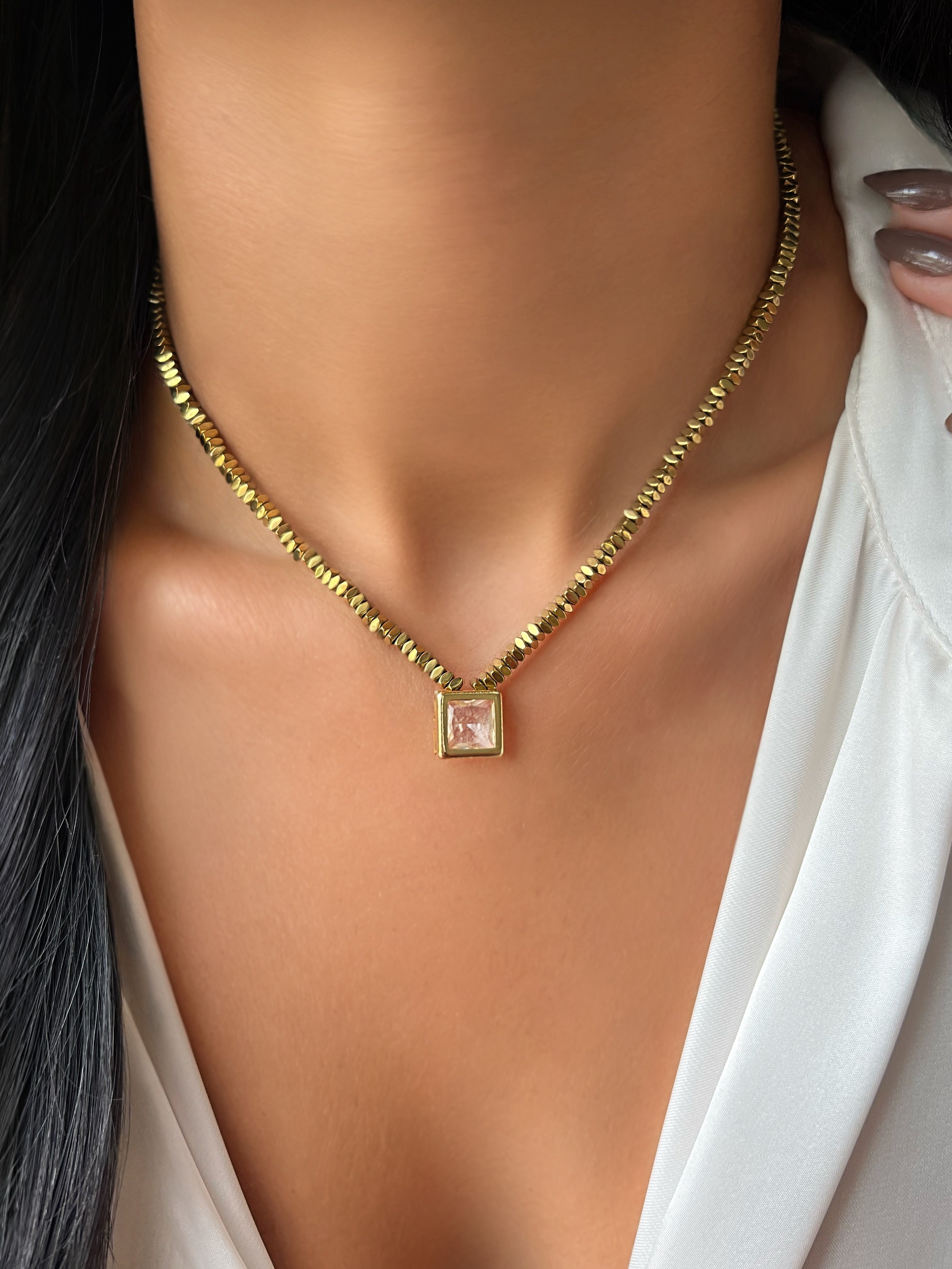 Colar Hematitas Com Cristal Quadrado Cor Transparente 40cm