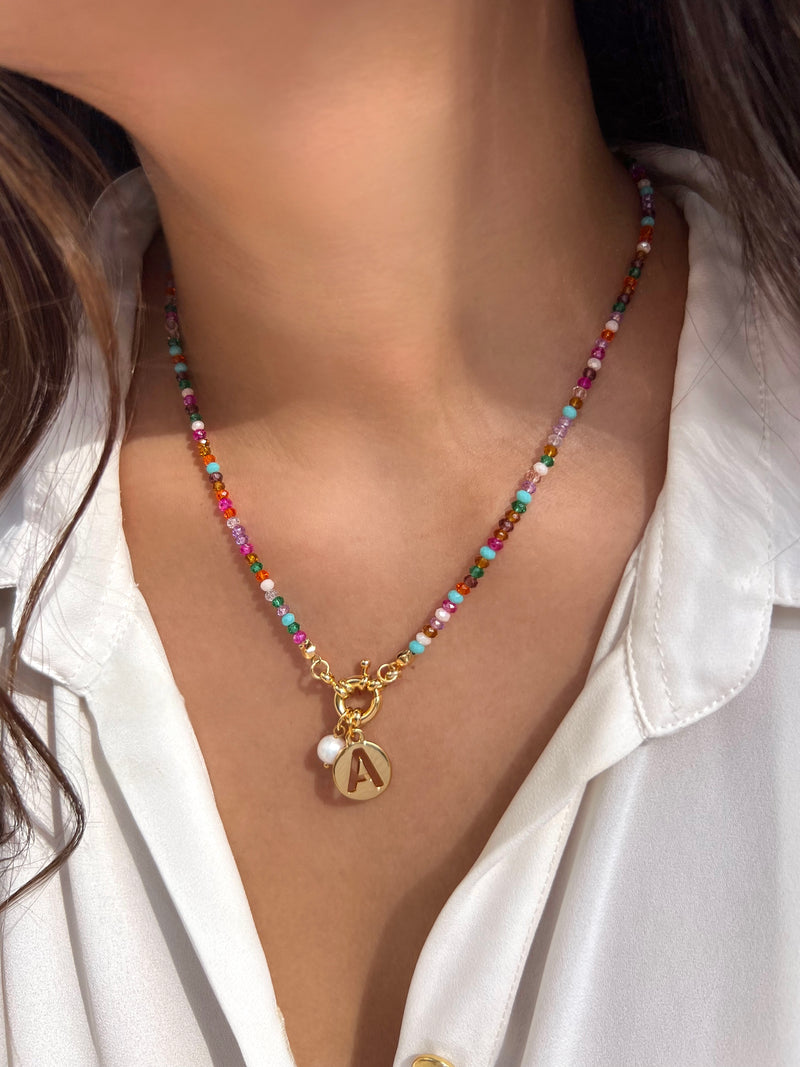 Colar Mix Coloridos Tons Summer Com Pingente Letra 45cm