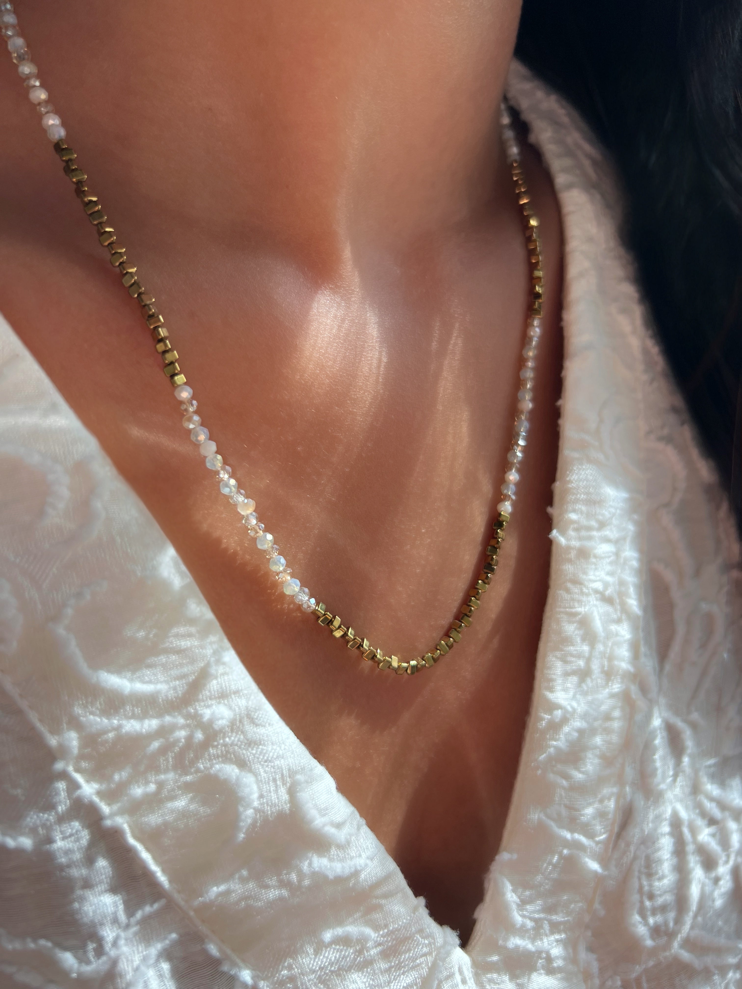 Colar Hematitas Com Mix Cristais Nude 50cm