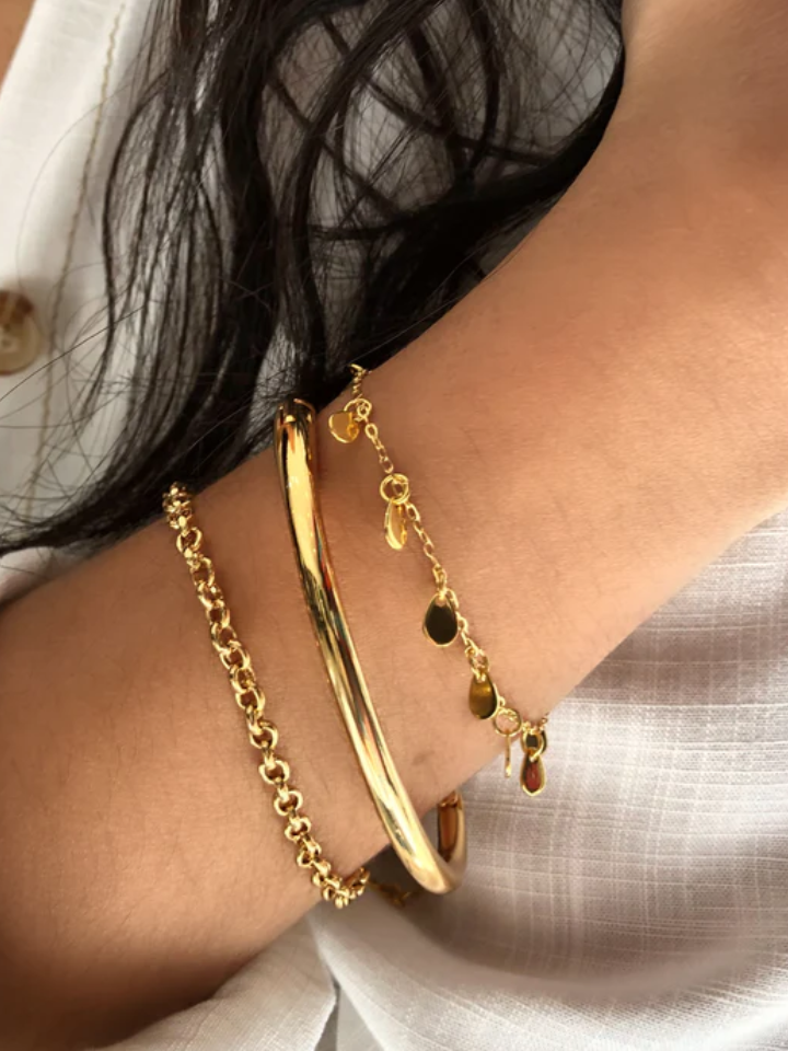 Mix De Pulseiras Corrente E Bracelete Liso Fino