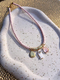 Colar Cordão Torcido Rosa Com Peixe Madrepérola E Micro Zircônia
