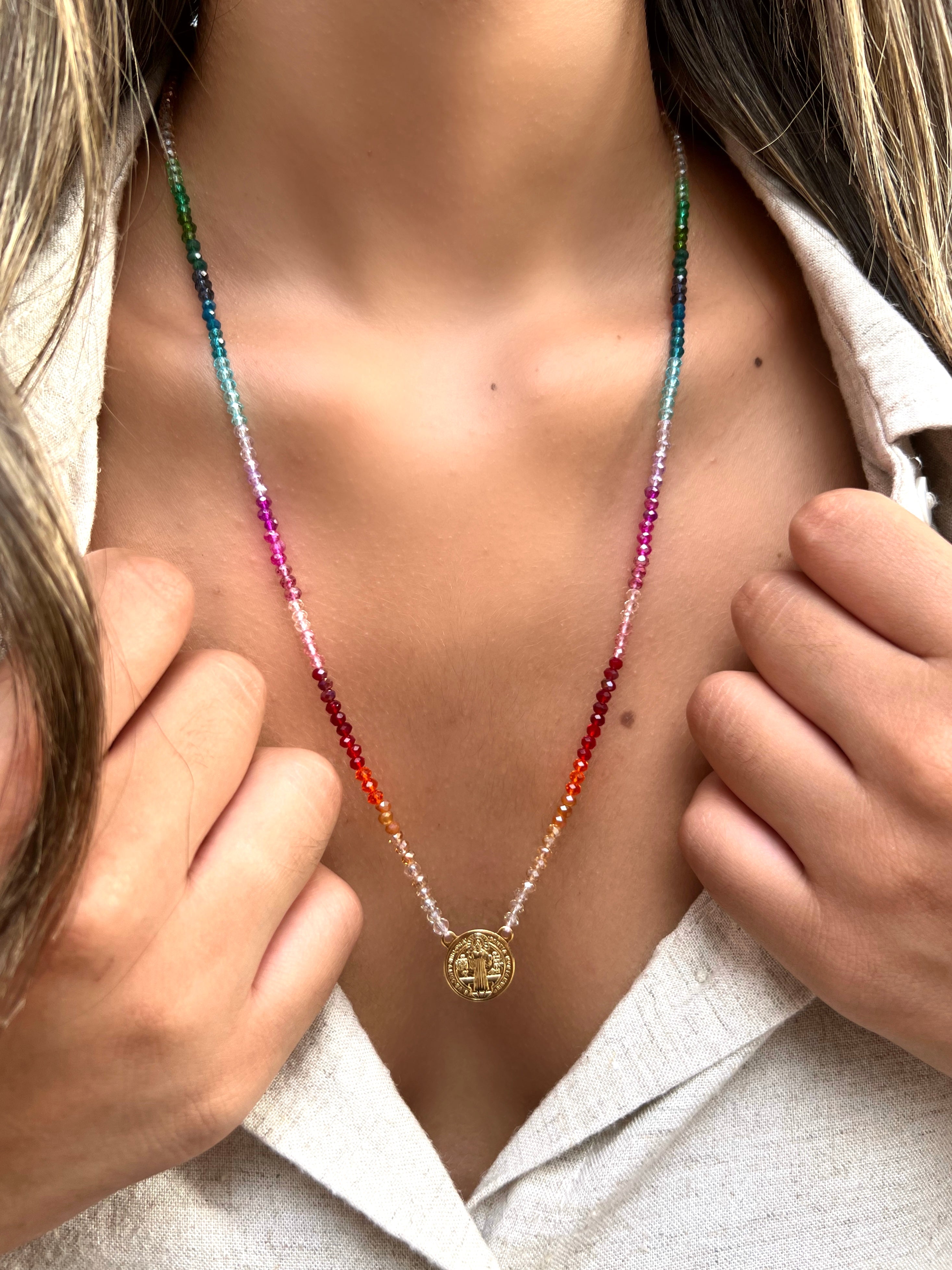 Escapulário Medalha São Bento Cristais Lapidados Cores Preciosa 70cm