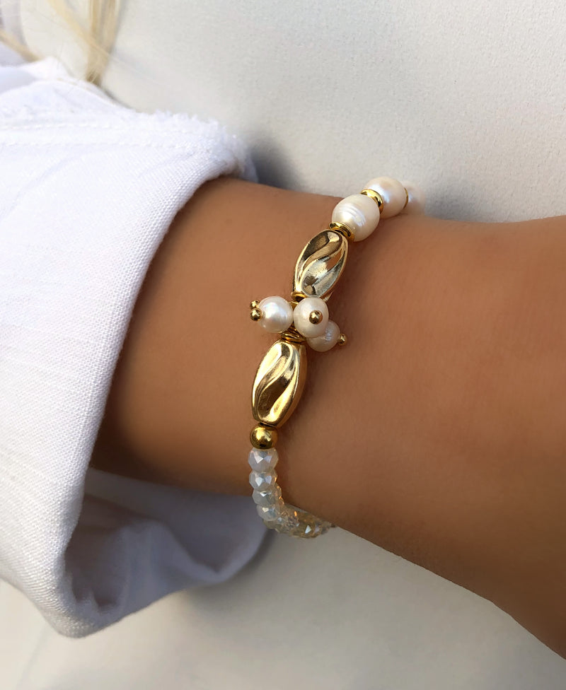 Pulseira Em Cristais Lapidados Com Pérolas De Água Doce E Mini Cacho De Pérolas