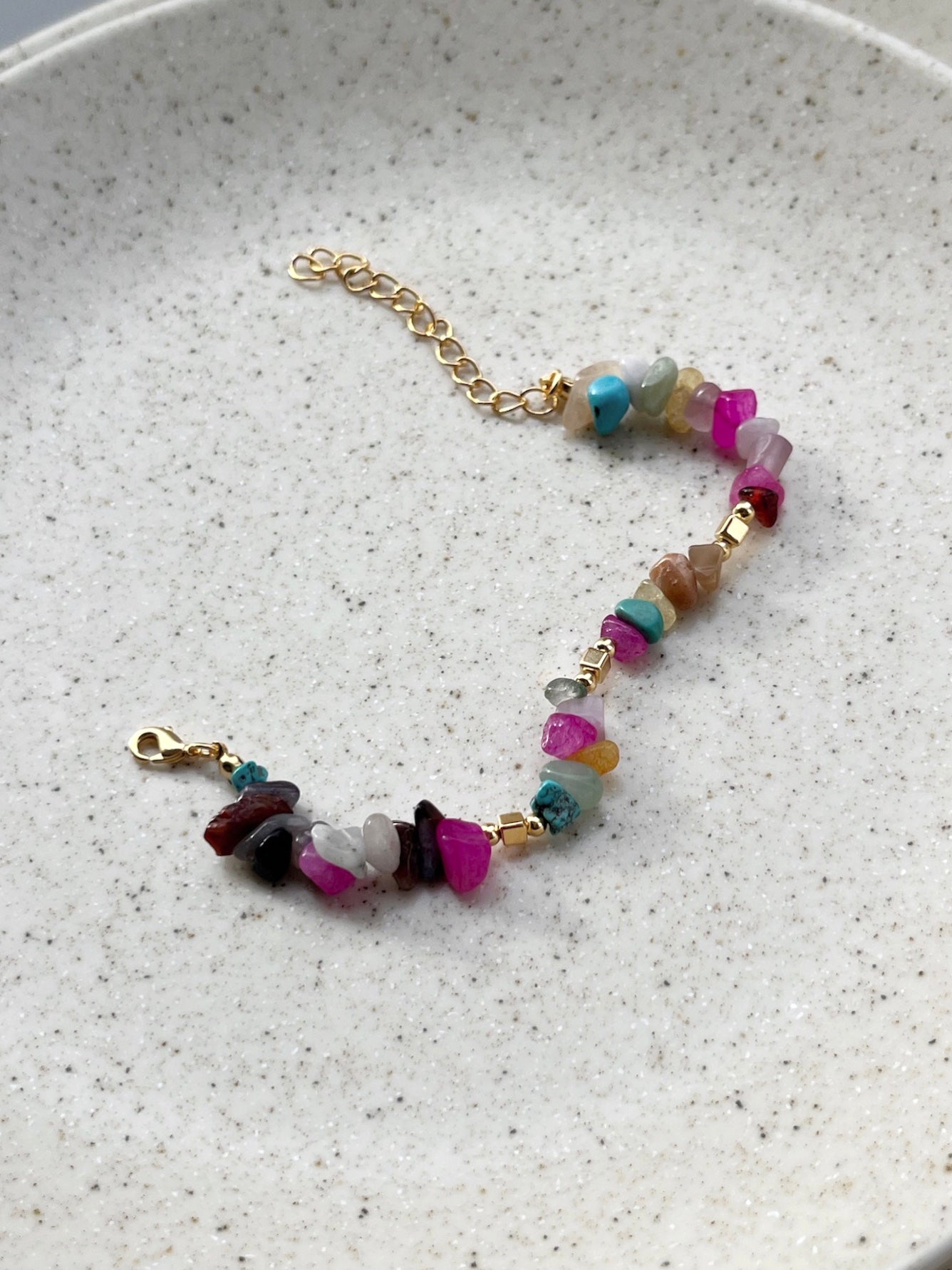 Última Peça!!! Pulseira Cascalhos Coloridos E Detalhes Em Banho Ouro 16cm