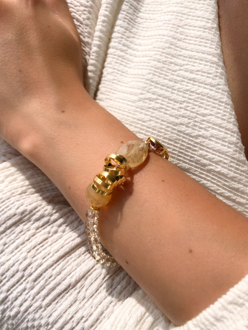 Pulseira Rebeca Pedra Quartzo Rutilado, Gota Lapidada Cor Ametista E Fecho Torcido 20cm