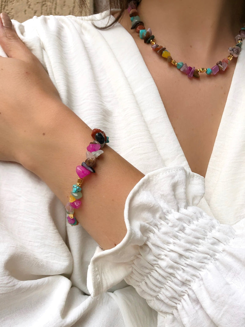 Última Peça!!! Pulseira Cascalhos Coloridos E Detalhes Em Banho Ouro 16cm