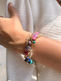 Pulseira Rebeca Torcida Com Cristais, Corrente E Cascalhos Coloridos 18cm