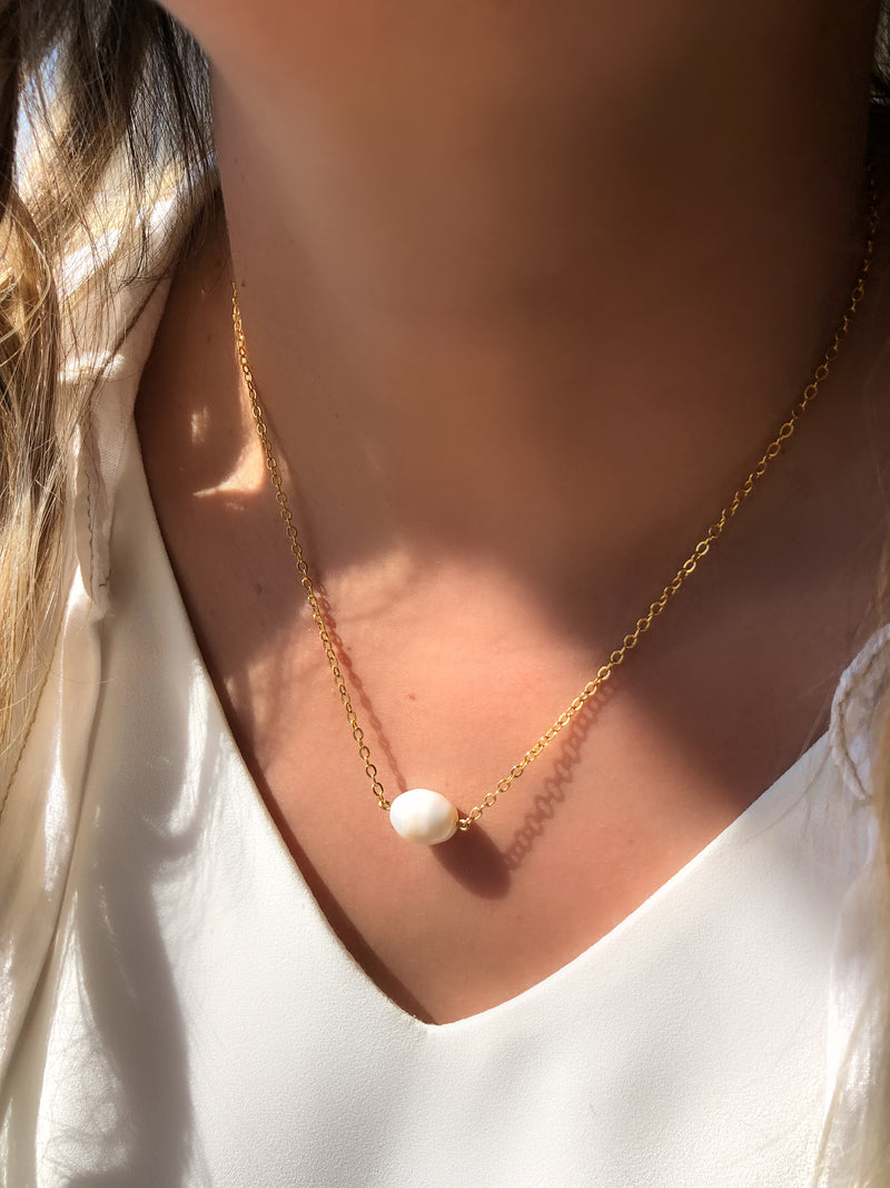 Colar Corrente Cadeado Com Mini Pérola Barroca Água Doce 45cm