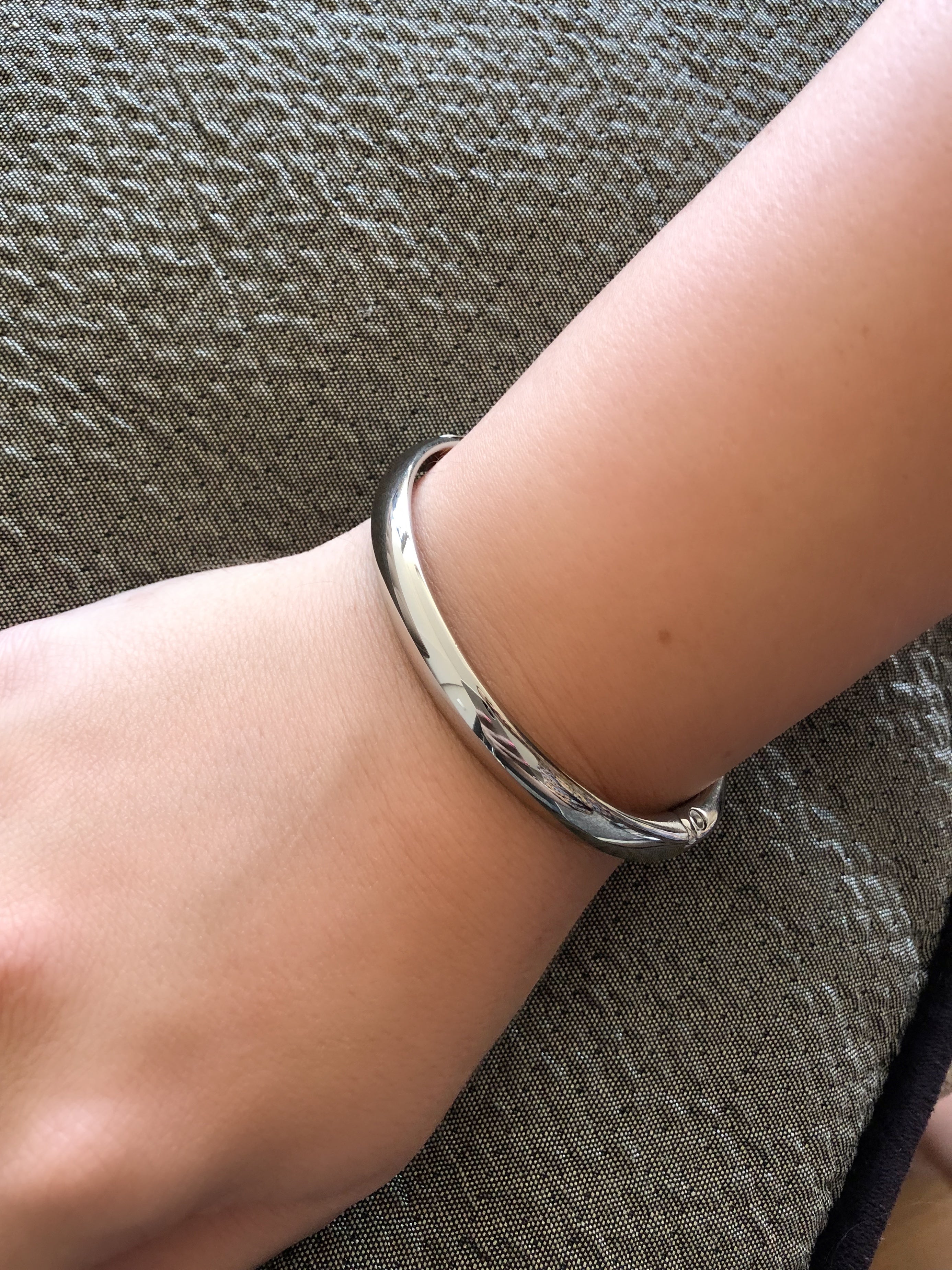 Bracelete Liso Em Banho Ródio Branco 17cm