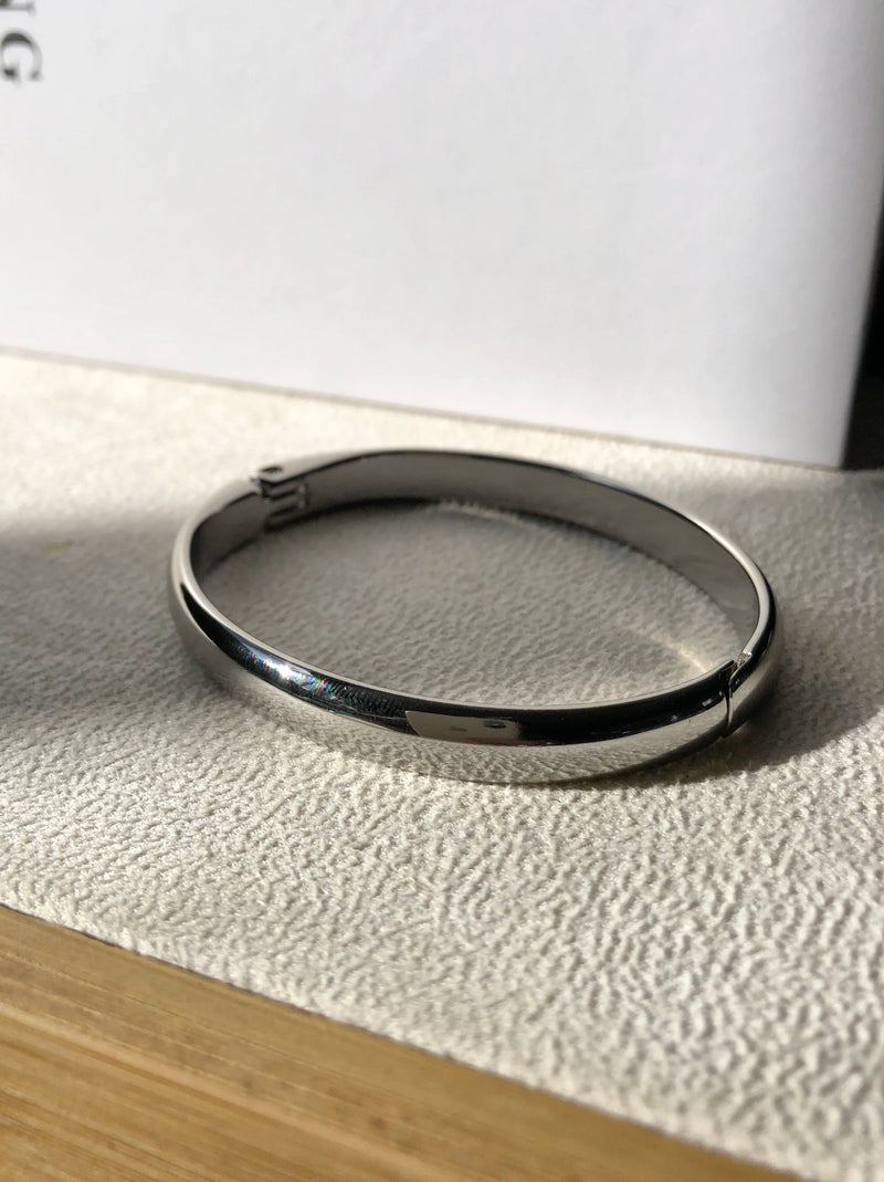 Bracelete Liso Em Banho Ródio Branco 17cm