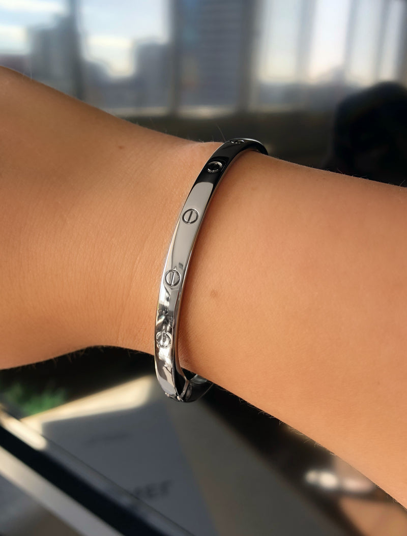 Bracelete Fino Parafuso Em Banho Ródio Branco 17cm