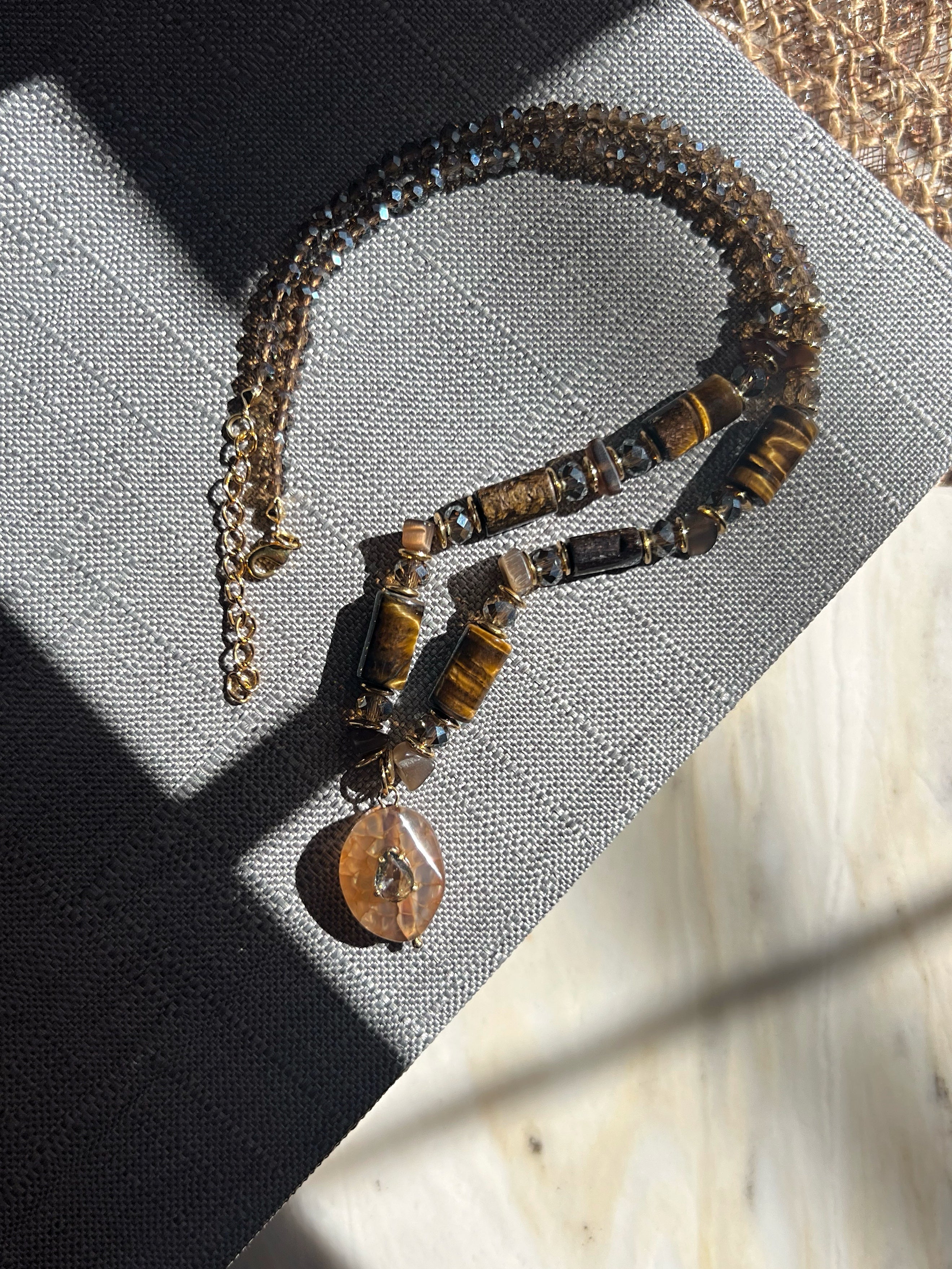 Mix De Dois Colares Pedra Natural Ágata Marrom e Olho De Tigre