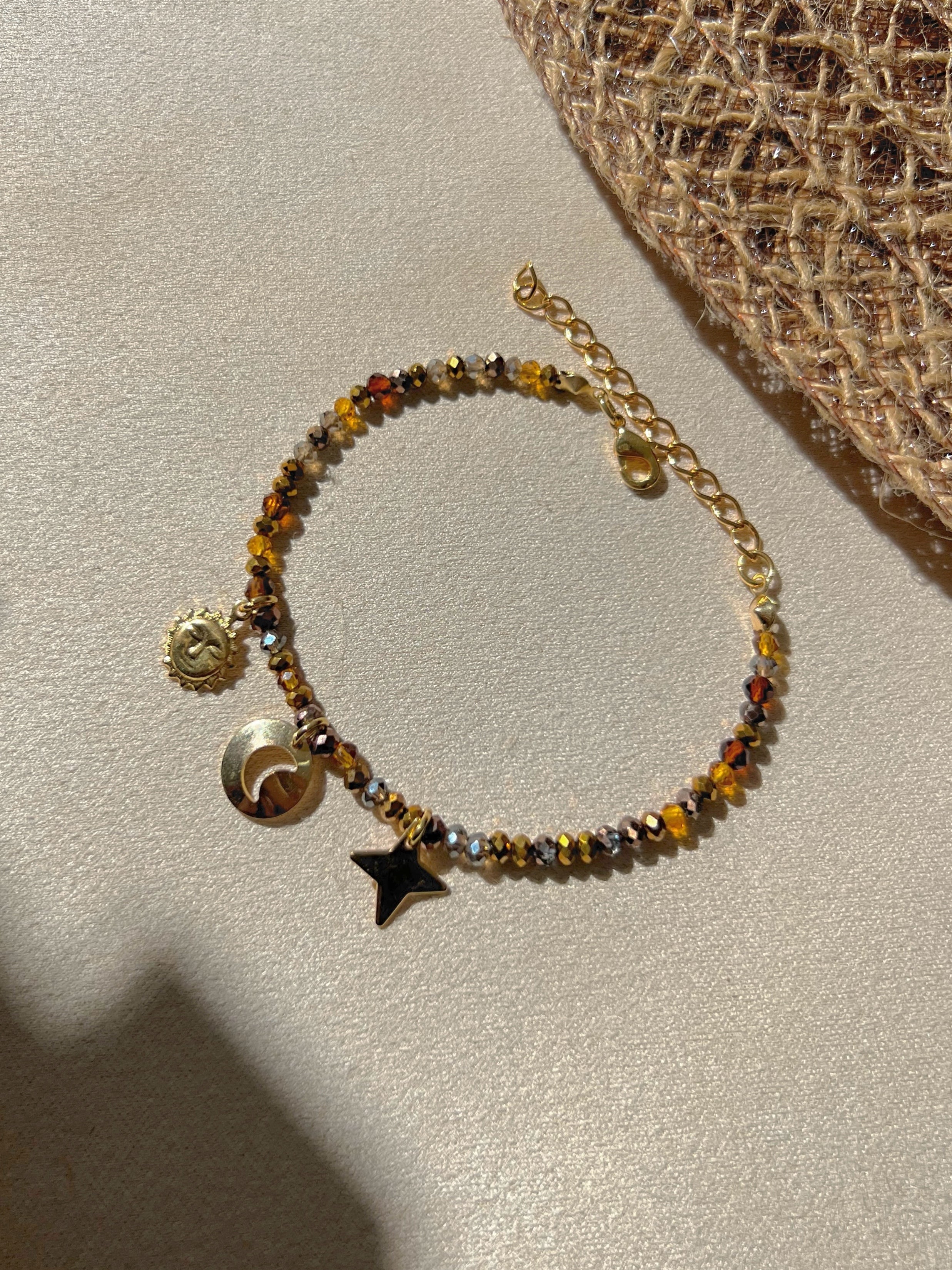 Pulseira Mix Tons Marrons Sol e Pingentes 16cm