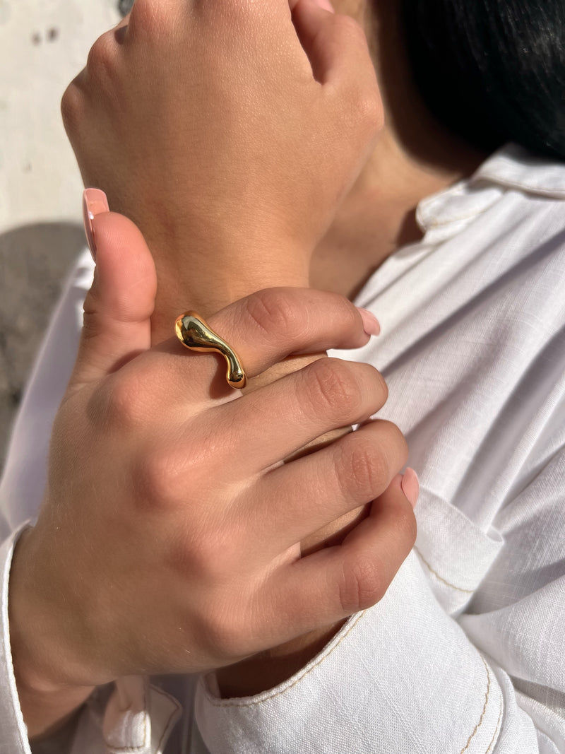 Anel Ondas Orgânico Banho Ouro 18k