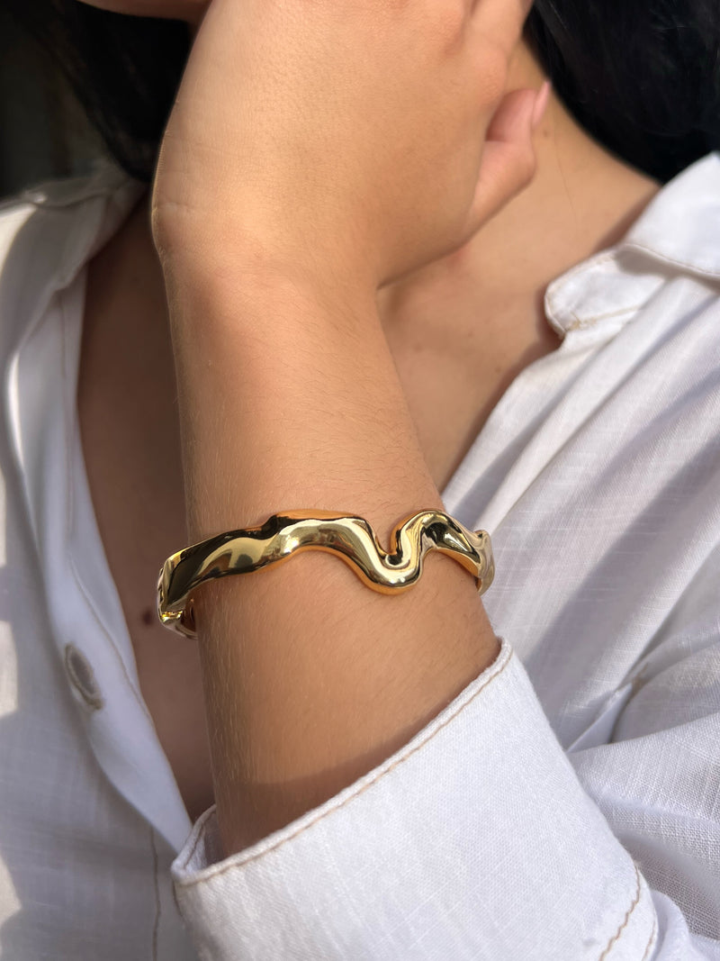 Bracelete Ondas Orgânico Banho Ouro 18k