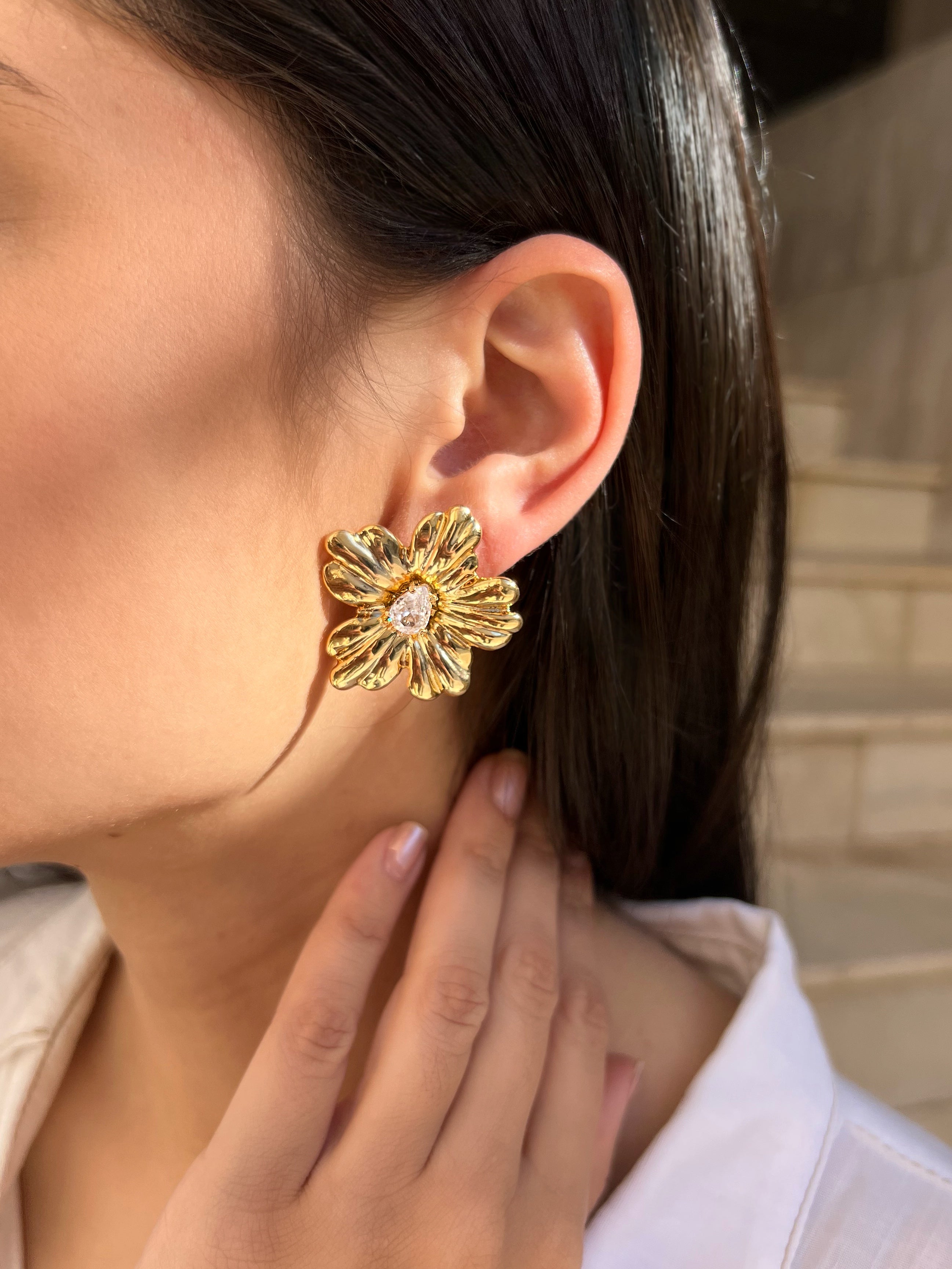 Par De Brincos Flor Com Zircônia Banho Ouro 18k