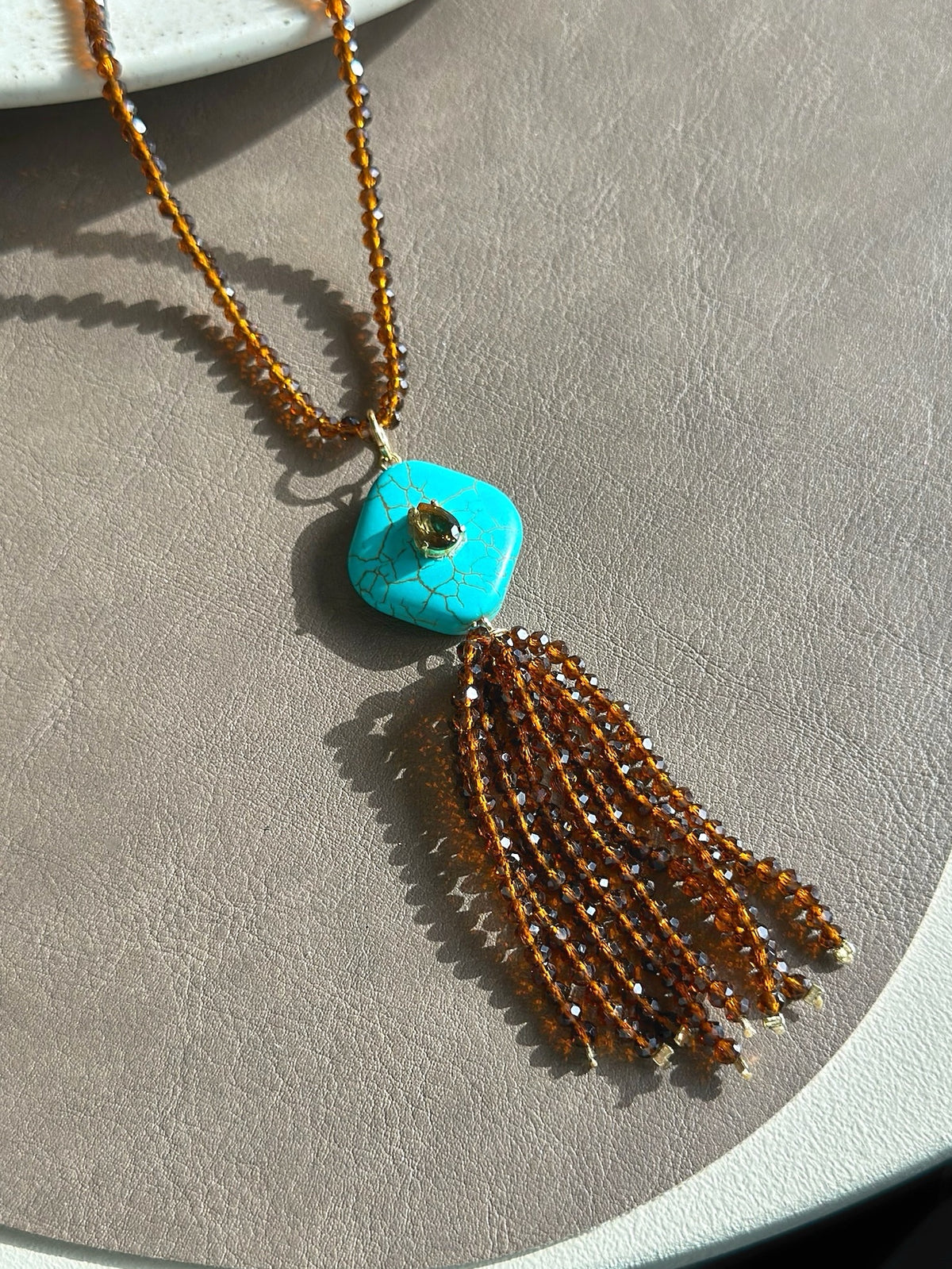 Colar Pedra Turquesa e Franja Tassel 70cm