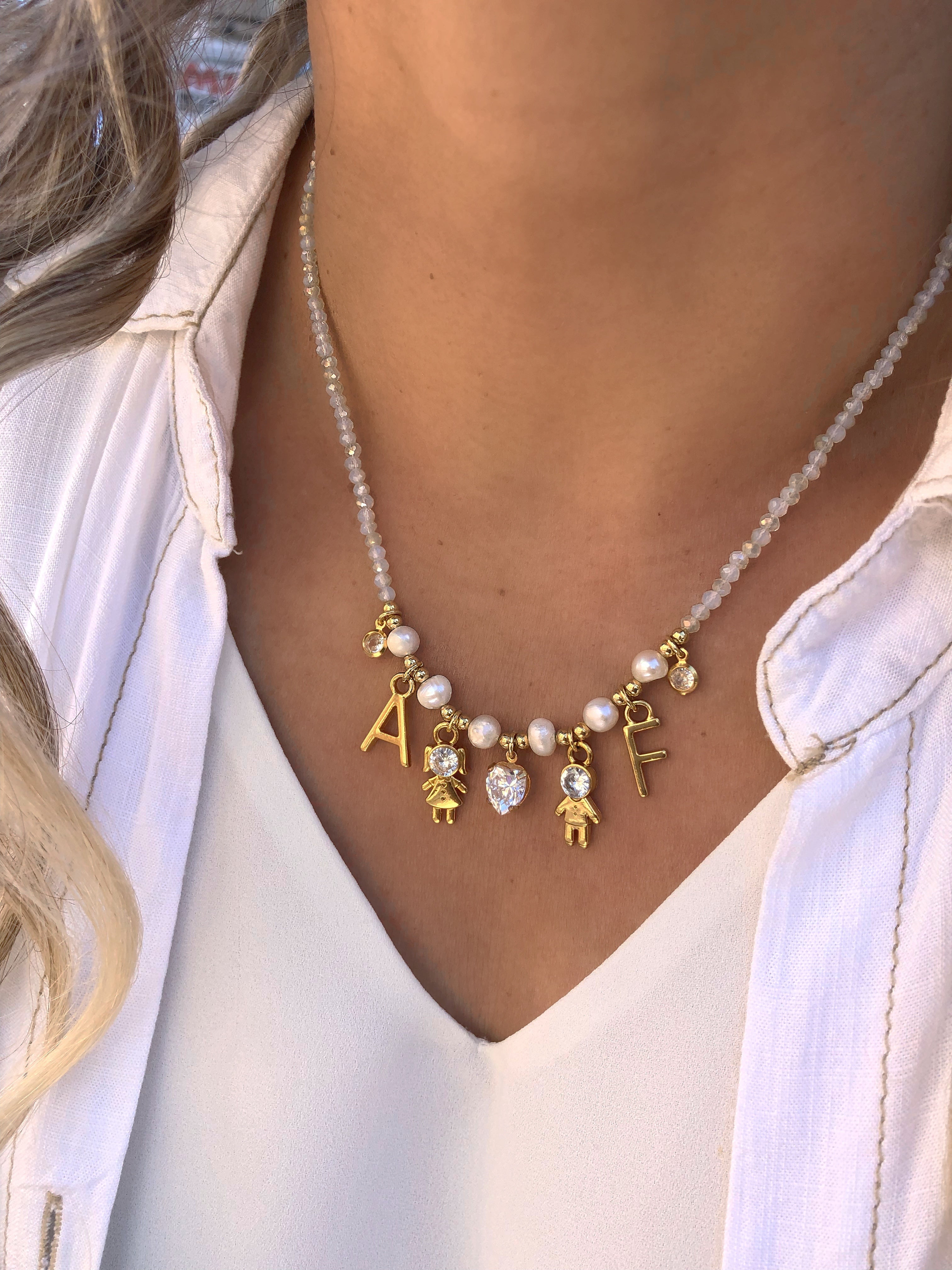 Colar Namorados, Pérolas Naturais + 2 Letras + Casal + Zircônias Brancas