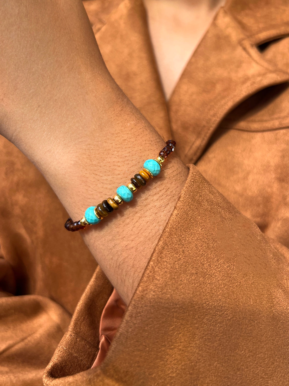 Pulseira Rodelas Olho De Tigre e Pedras Turquesas 17cm