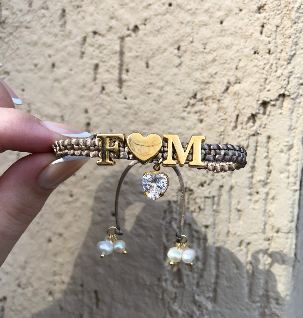 Pulseira Macramê Namorados Coração + 2 Letras + Coração Em Zircônia Branca