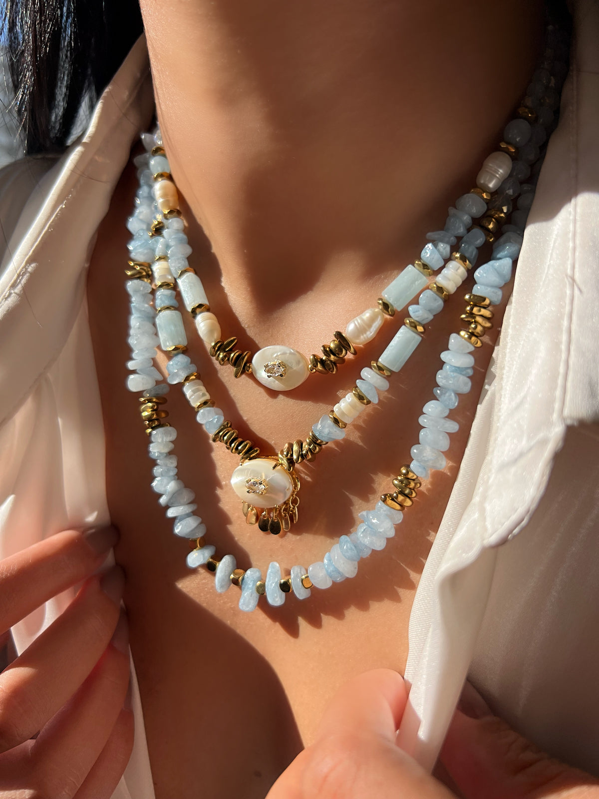 Mix De Três Colares Cascalho Jade Azul E Hematitas Douradas
