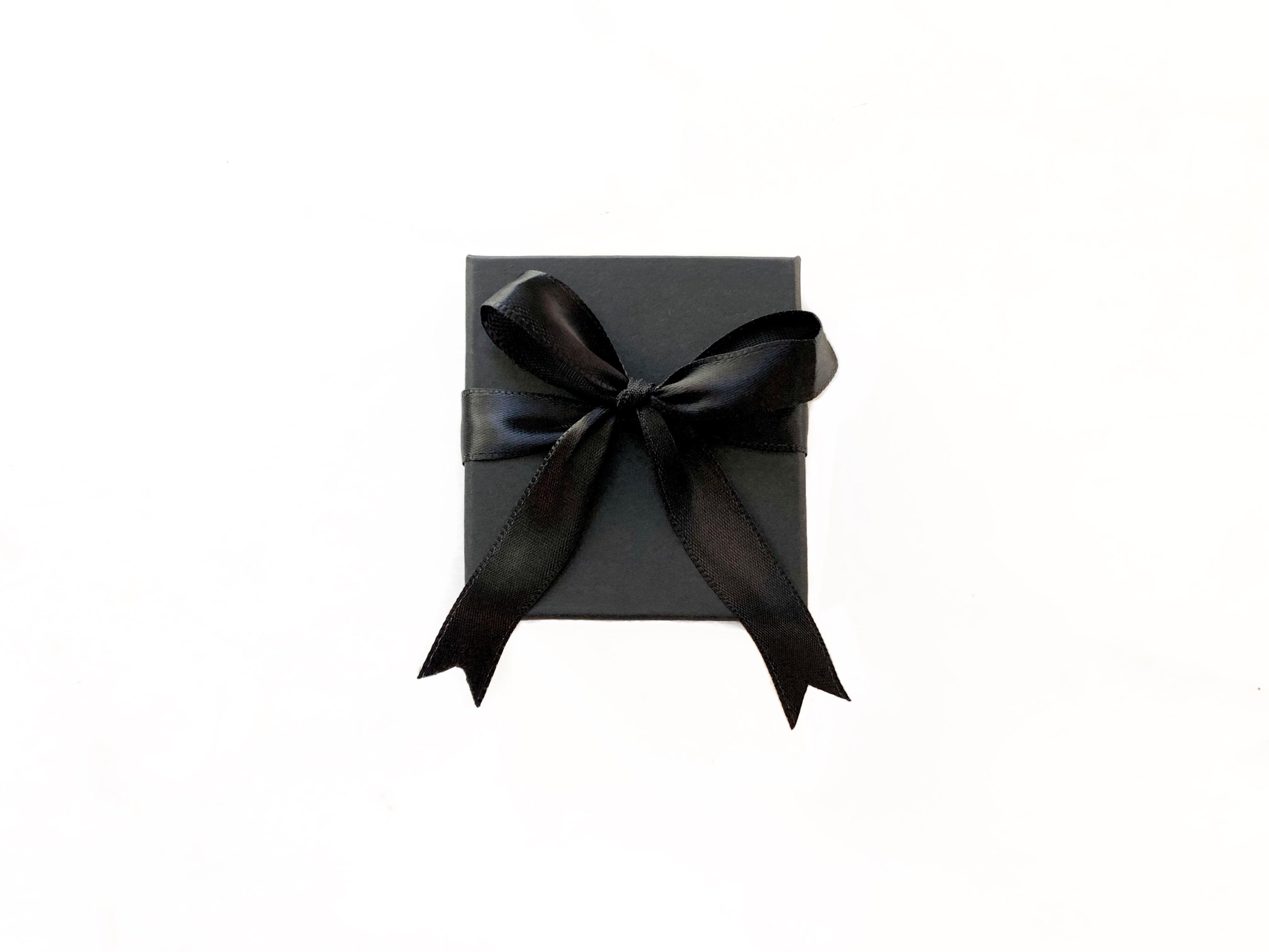 Caixa De Presente Na Cor Preta Com Laço Preto