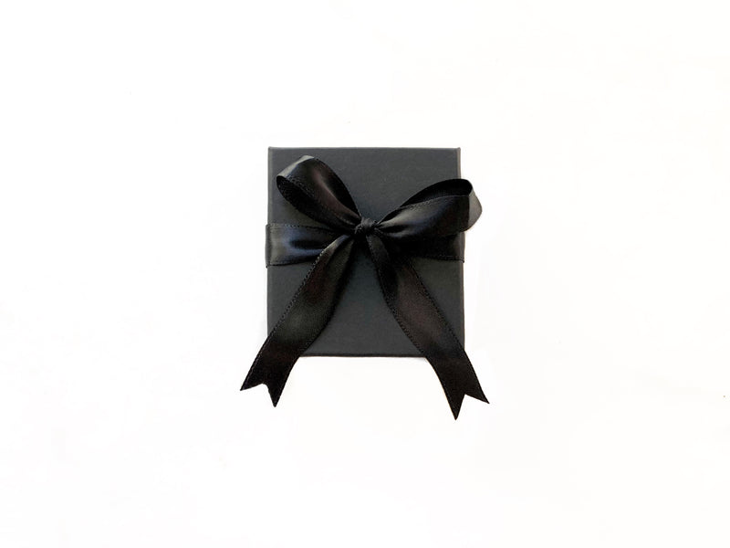 Caixa De Presente Na Cor Preta Com Laço Preto
