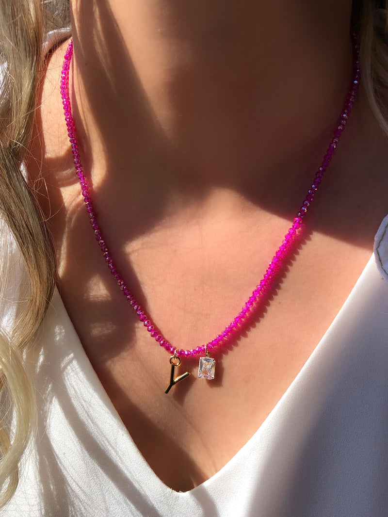 Colar De Cristais Lapidados Cor Pink Personalizado Letra Média Com Baguete Zircônia