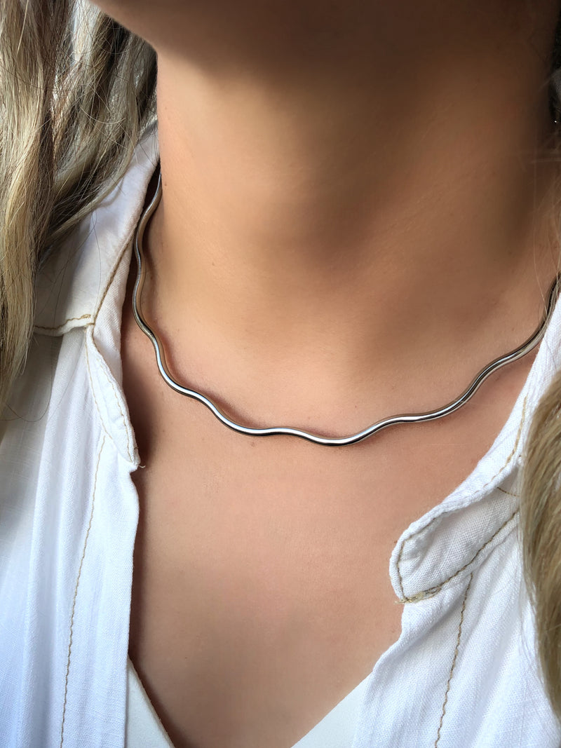 Arco Camila Ondulado Banho Ródio Branco 35cm