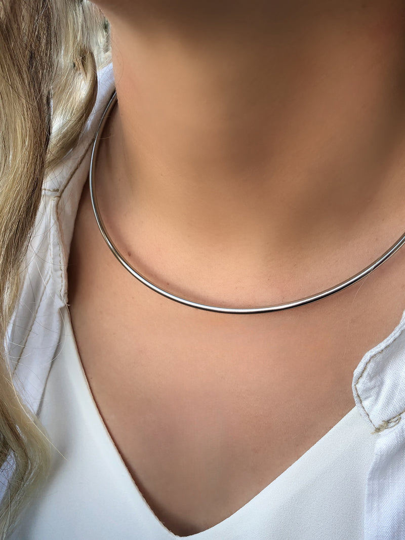 Arco Camila Liso Fino Em Banho Ródio Branco 35cm